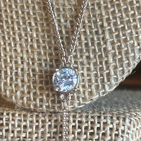 LC Lauren Conrad Gold Tone Necklace with rhinestone Pendant - Picture 3 of 9